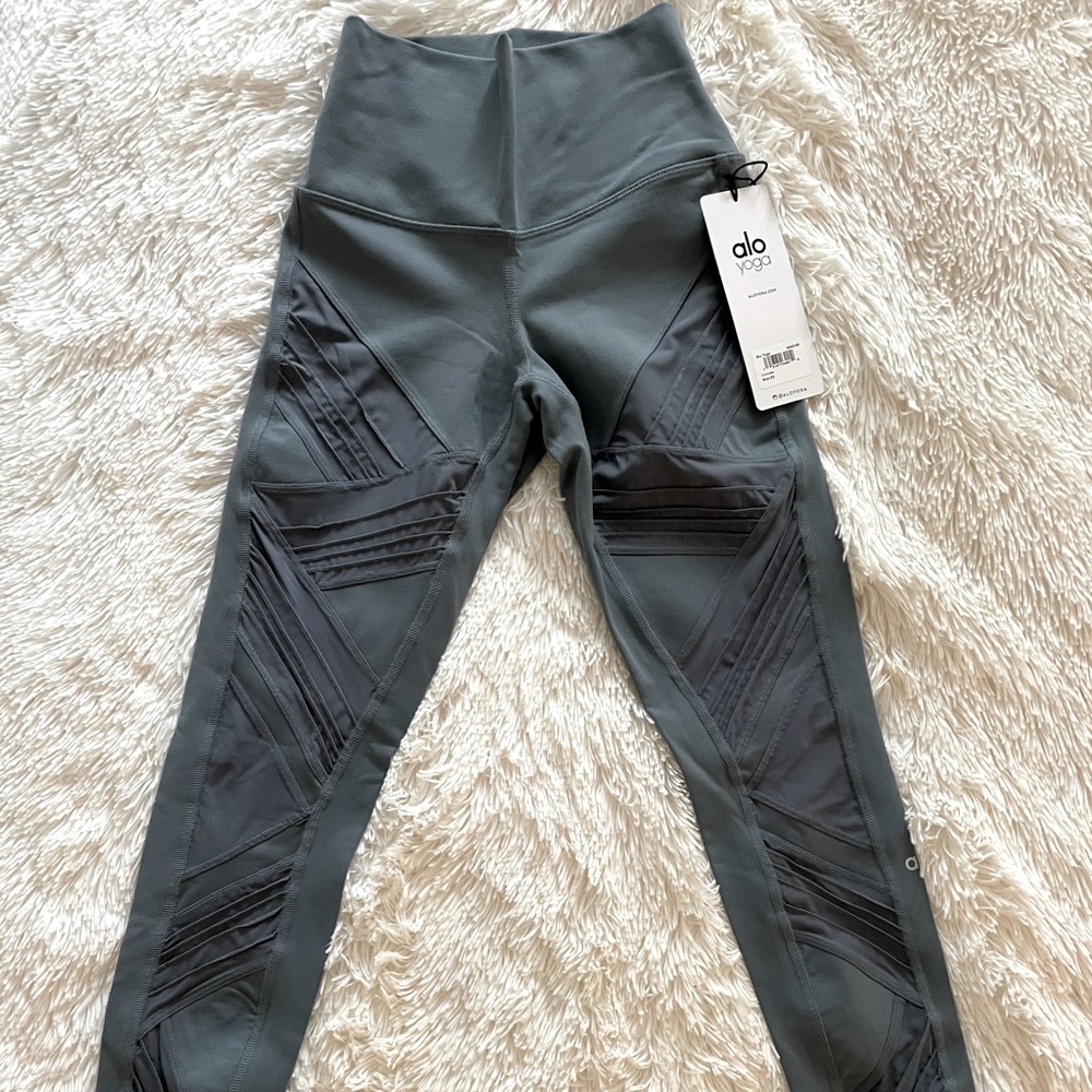 NEW Alo Yoga Ultimate High Waist Legging, Concrete